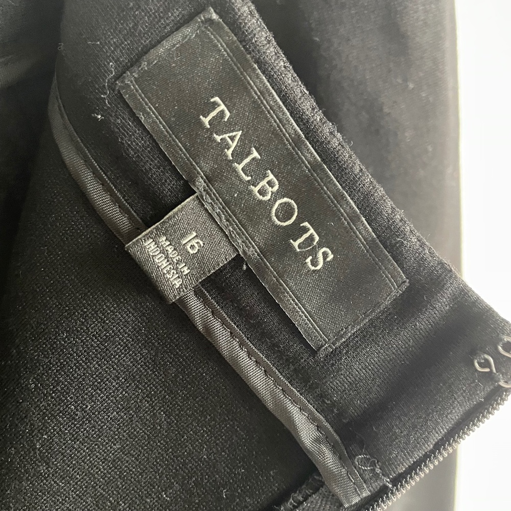 🌸Talbots Refined Ponte Pencil Skirt in Black, Size 16 - Picture 3 of 10